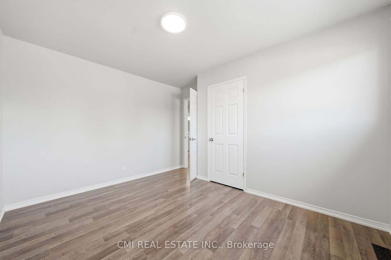 39 Camrose Drive thumbnail 22