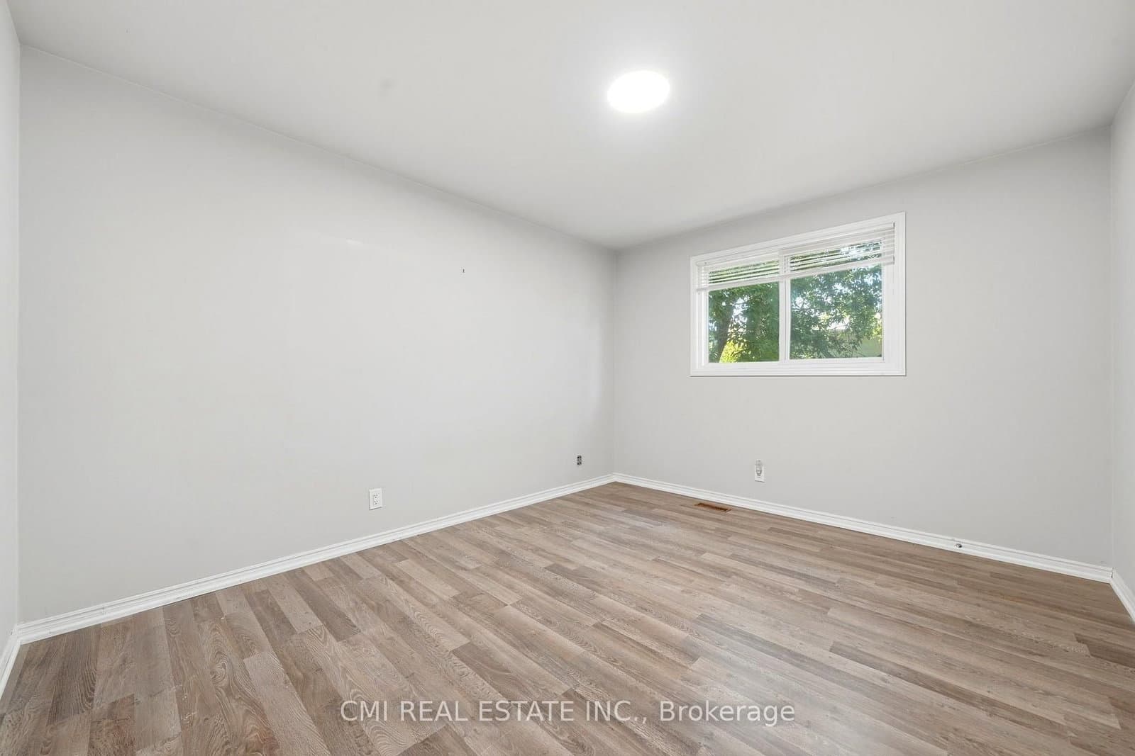39 Camrose Drive thumbnail 23
