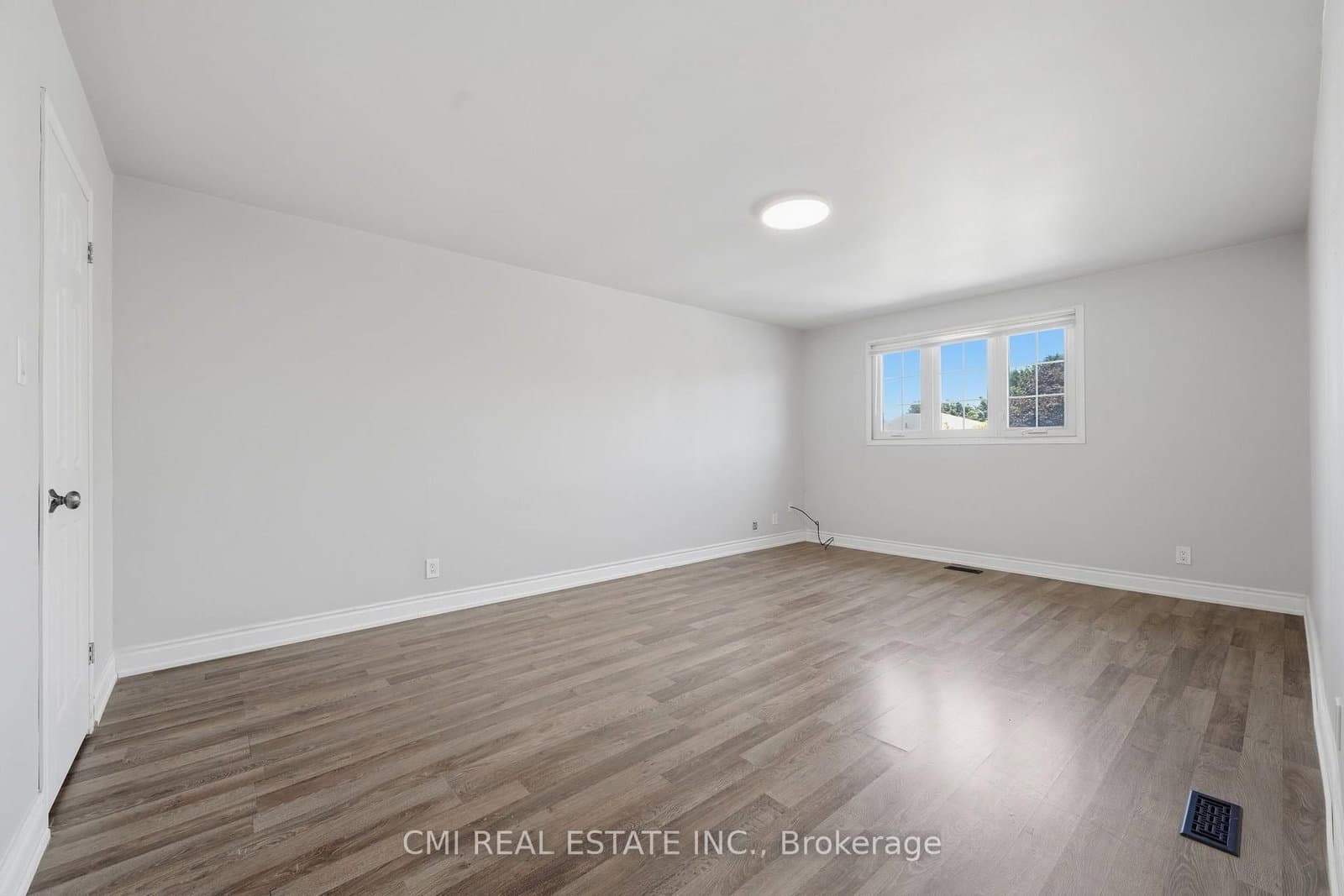 39 Camrose Drive thumbnail 24