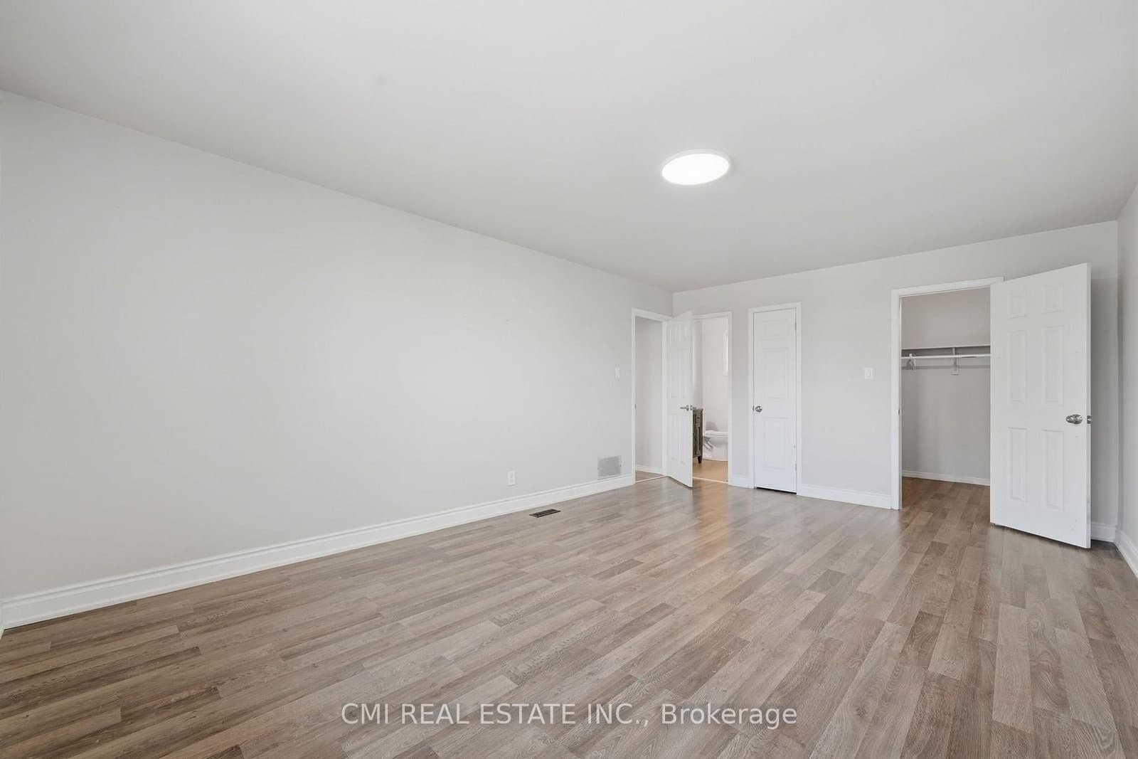 39 Camrose Drive thumbnail 25