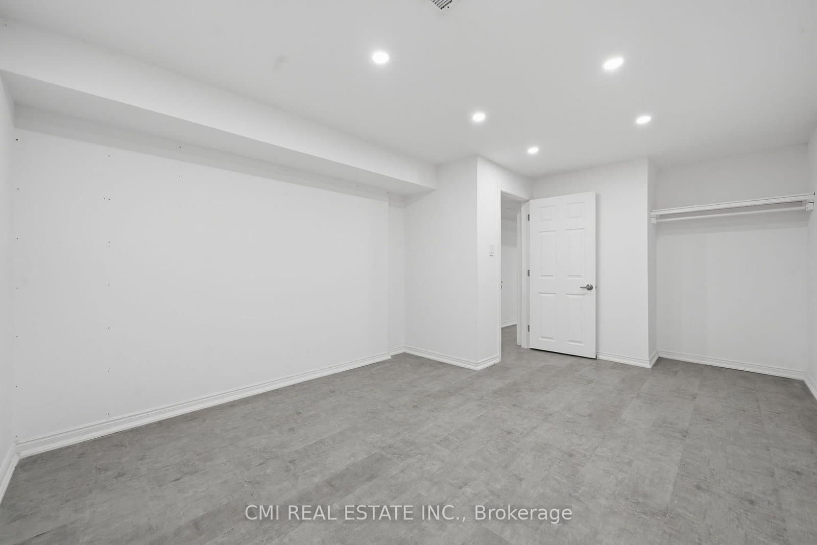 39 Camrose Drive thumbnail 32
