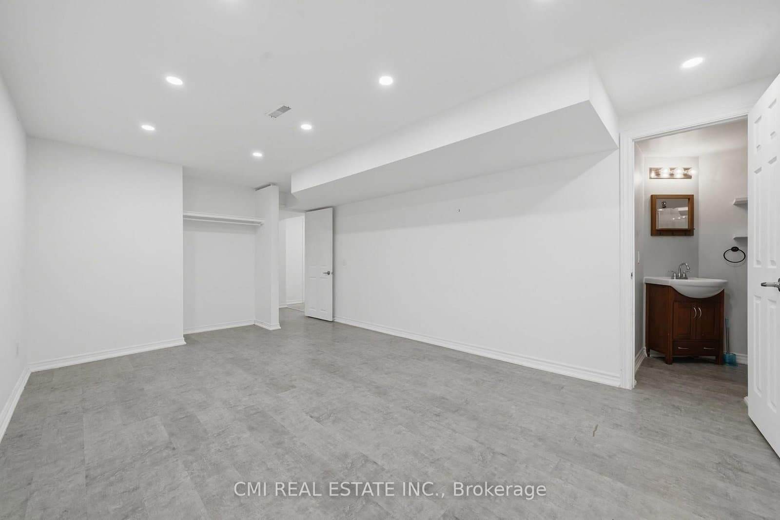 39 Camrose Drive thumbnail 33