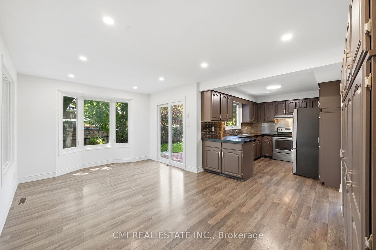 39 Camrose Drive thumbnail 9