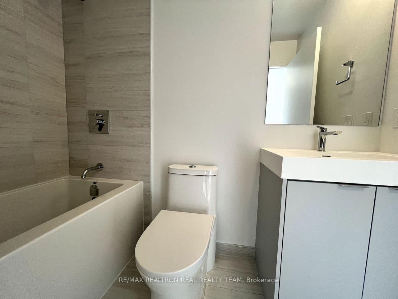 10 Abeja Street, Unit 1212 thumbnail 11