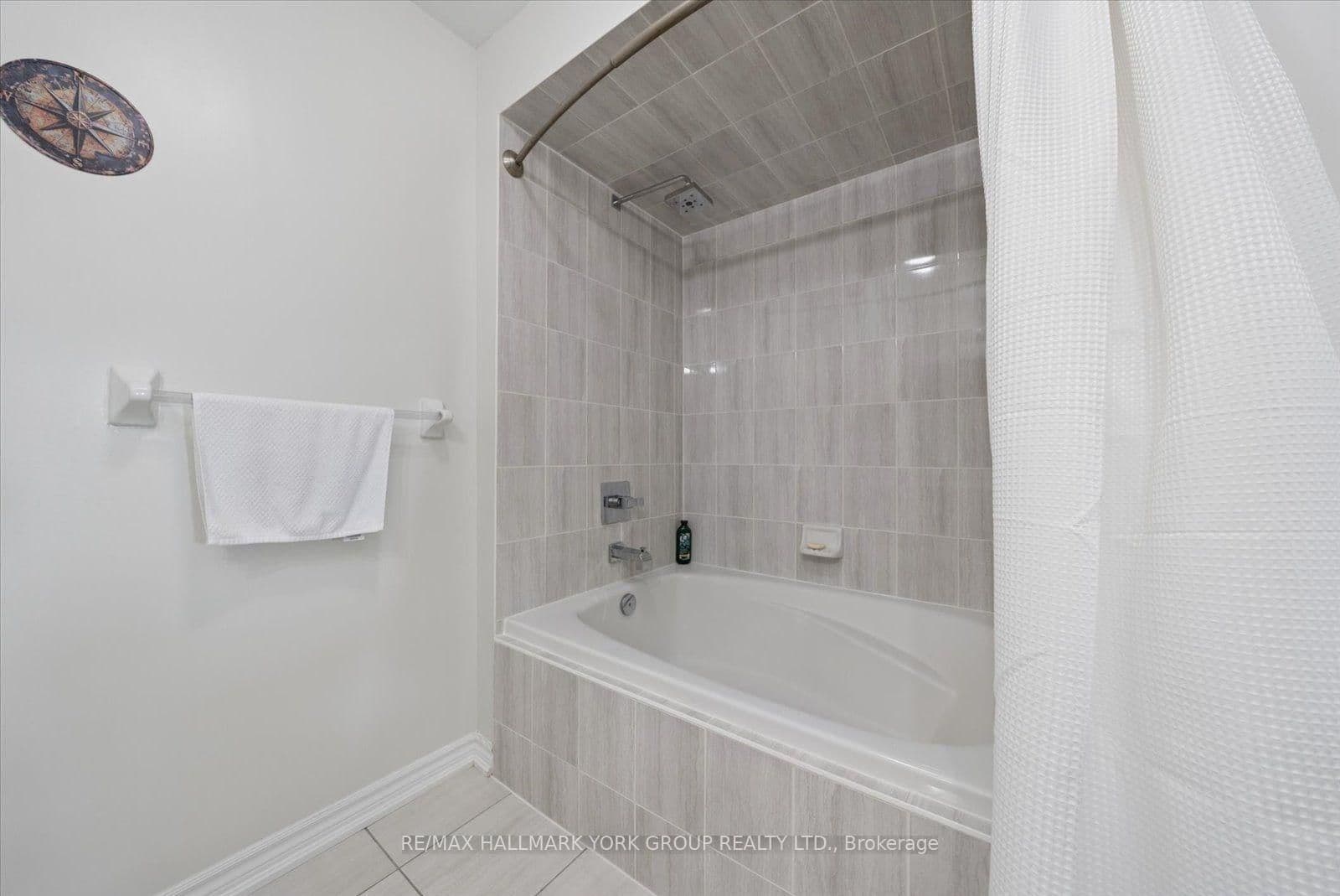 3905 Major Mackenzie Drive, Unit 203 thumbnail 16