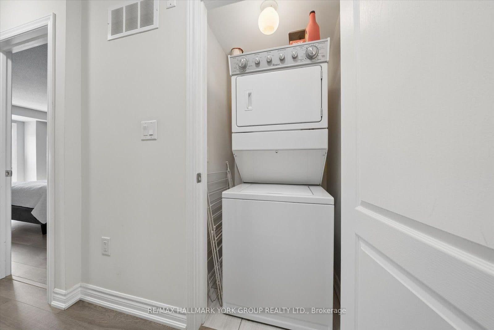 3905 Major Mackenzie Drive, Unit 203 thumbnail 20