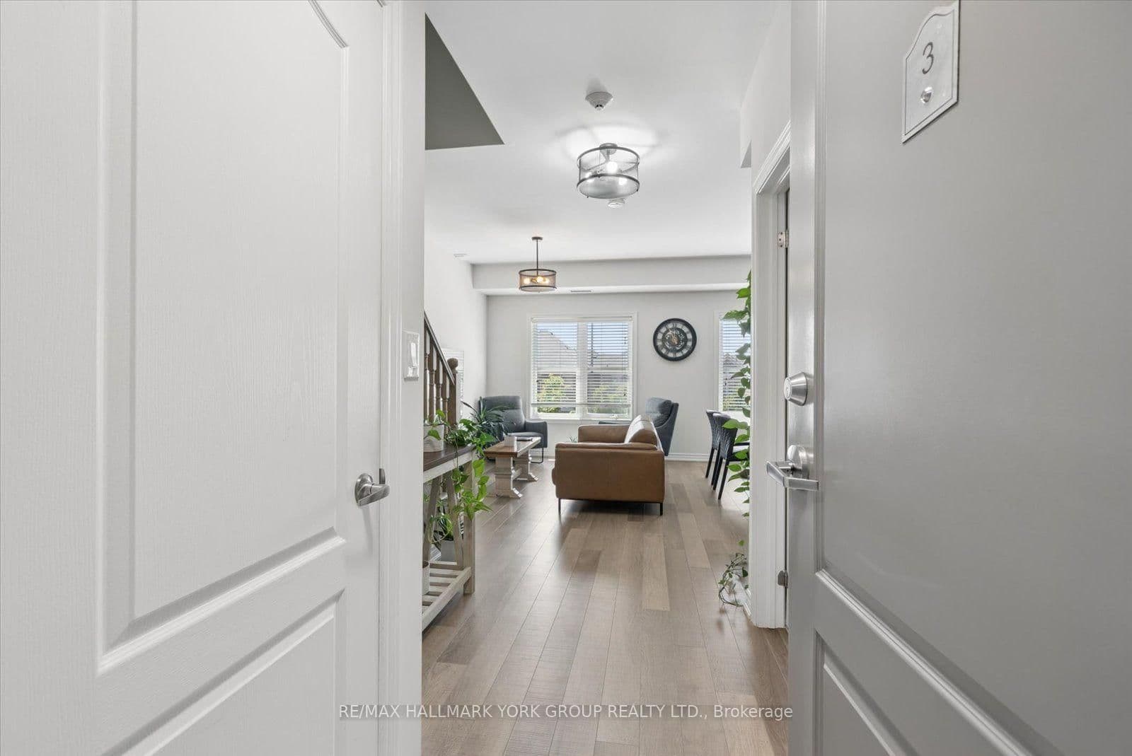 3905 Major Mackenzie Drive, Unit 203 thumbnail 3