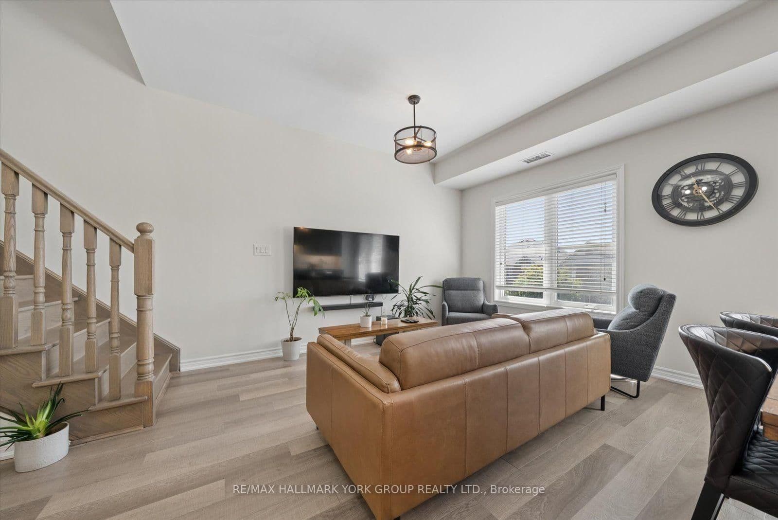 3905 Major Mackenzie Drive, Unit 203 thumbnail 5