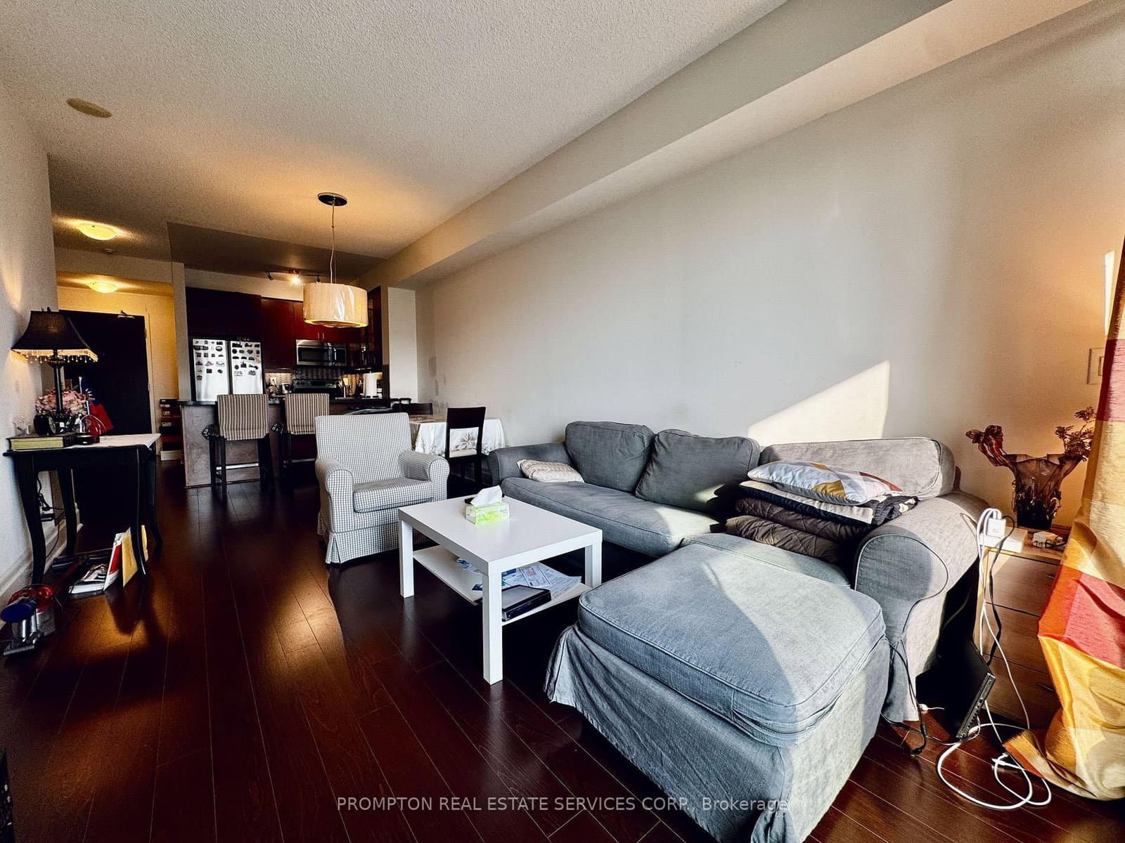 111 UPPER DUKE Crescent, Unit 503 thumbnail 3