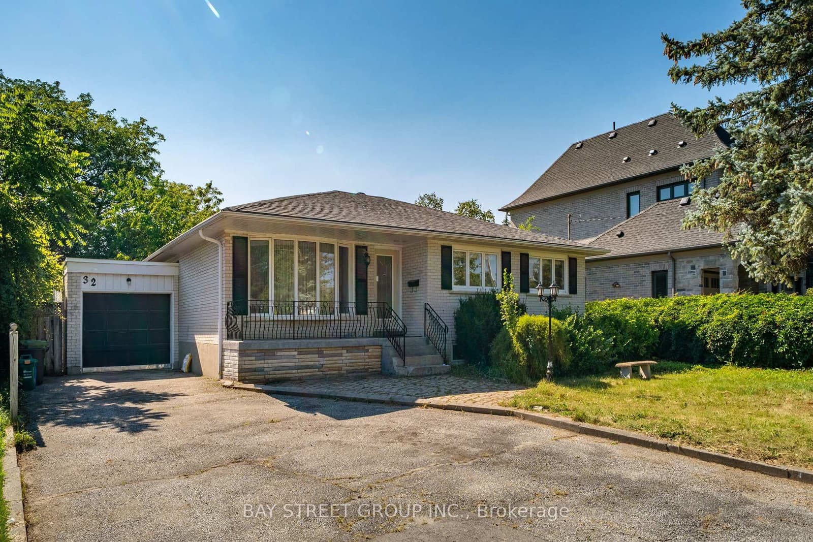 32 Alanadale Avenue - Image 1