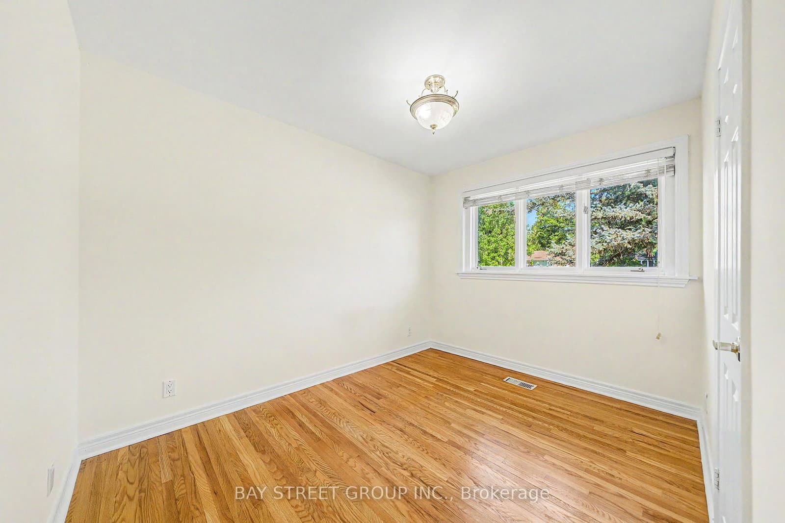 32 Alanadale Avenue thumbnail 20