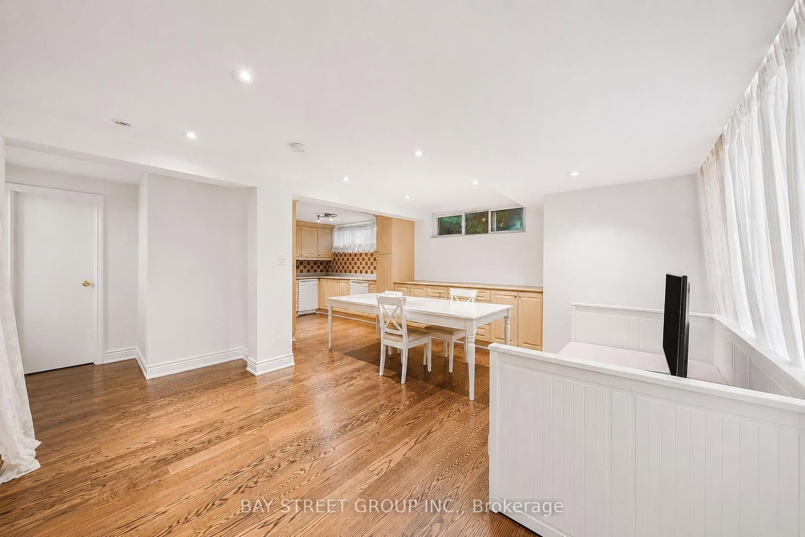 32 Alanadale Avenue thumbnail 25