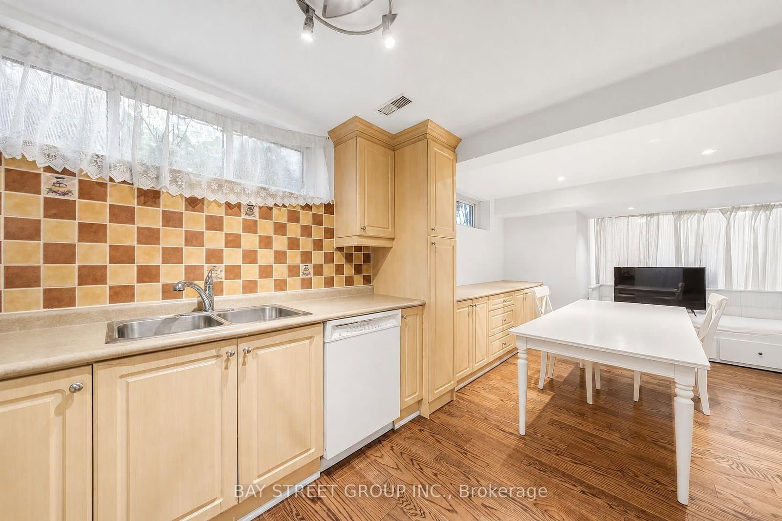 32 Alanadale Avenue thumbnail 28
