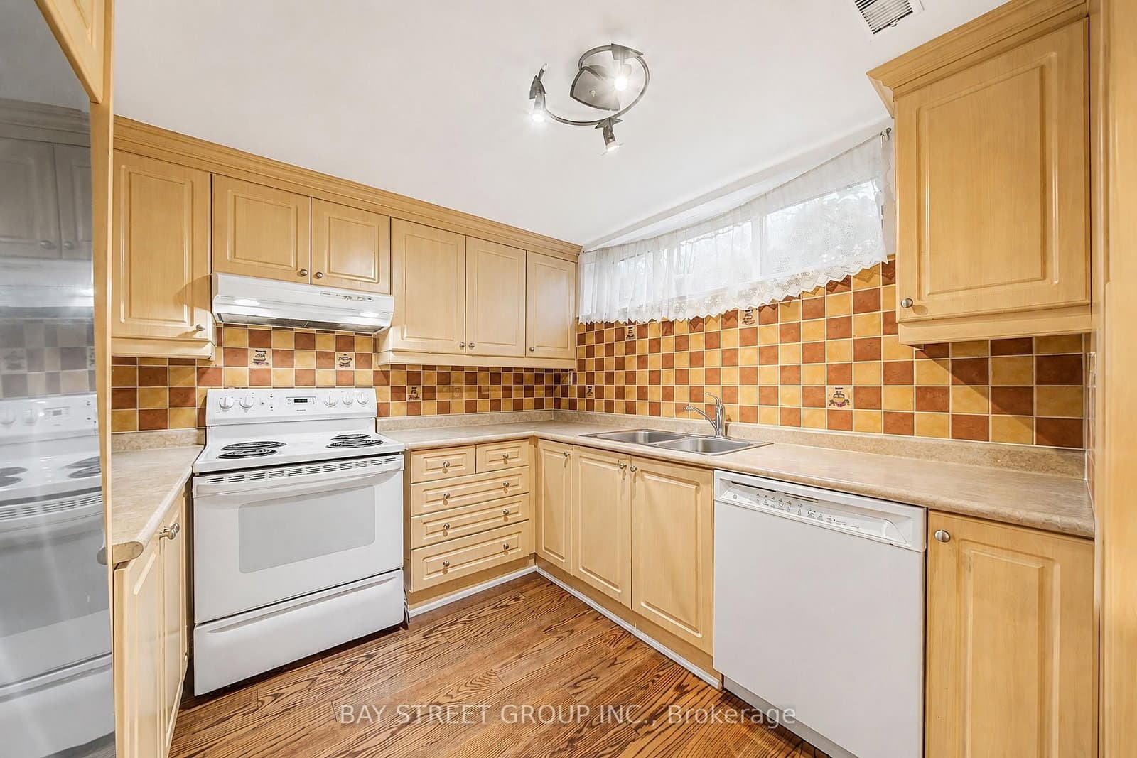 32 Alanadale Avenue thumbnail 29