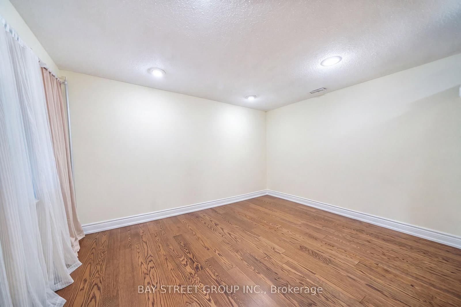 32 Alanadale Avenue thumbnail 32