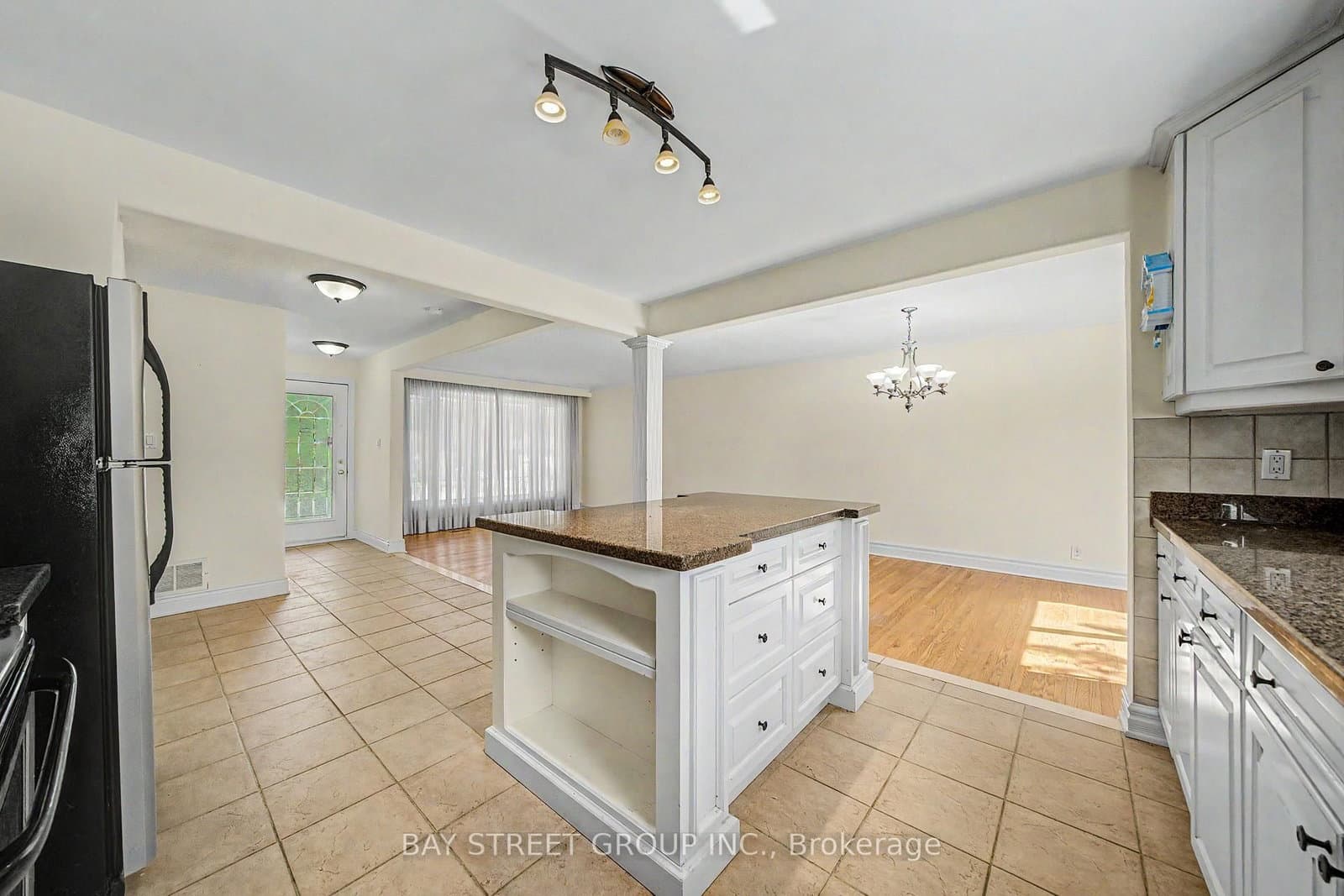 32 Alanadale Avenue thumbnail 5