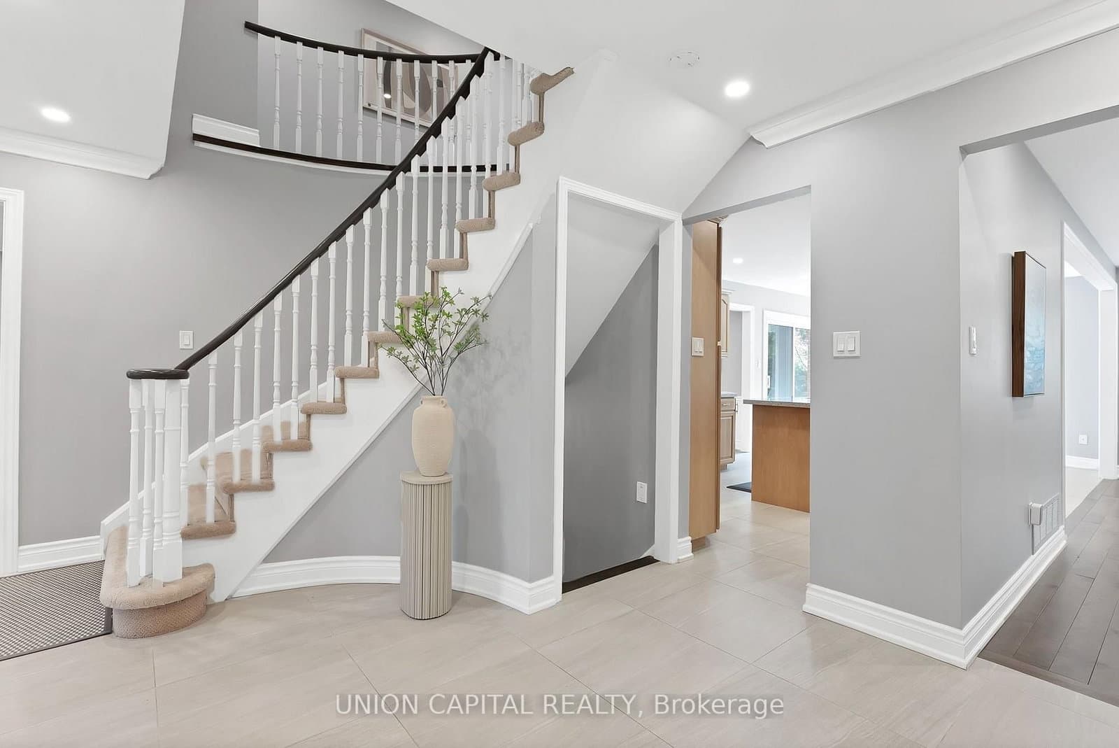 35 McCarty Crescent thumbnail 19