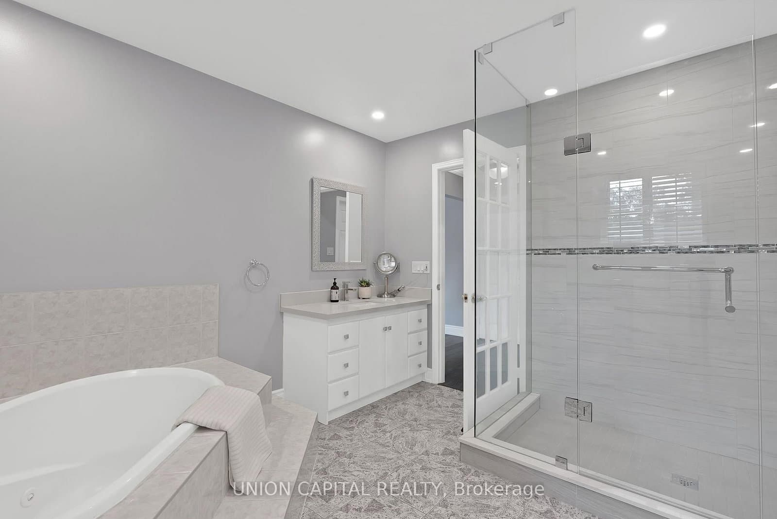 35 McCarty Crescent thumbnail 23