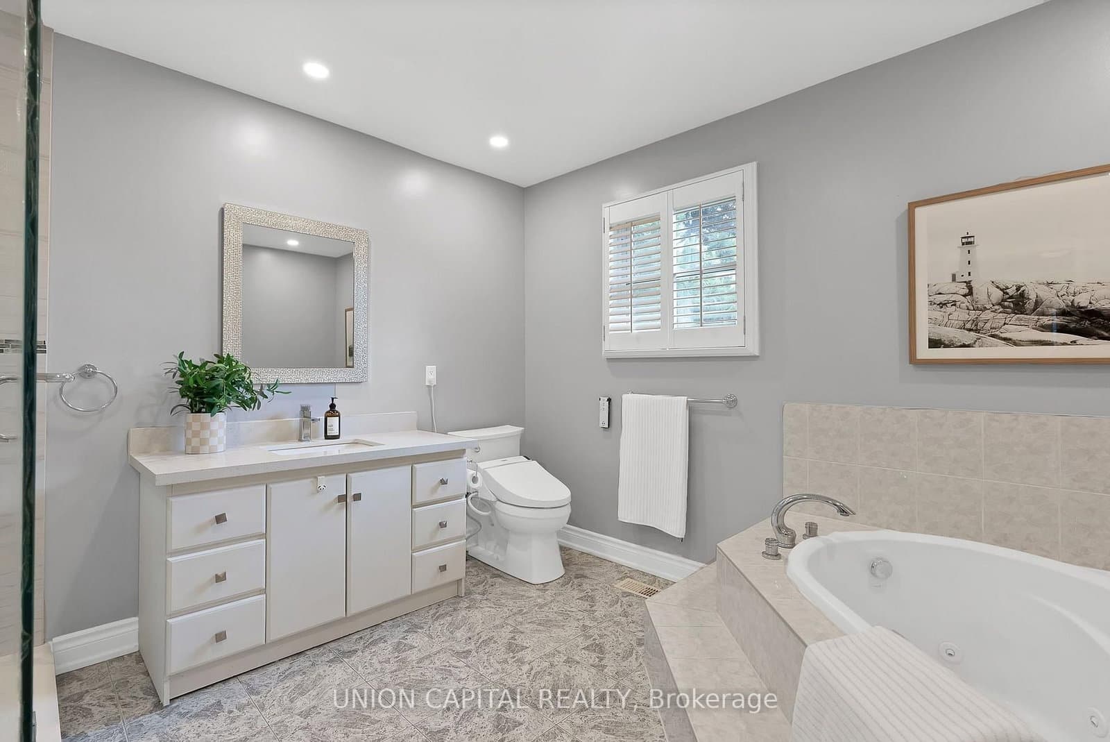 35 McCarty Crescent thumbnail 24