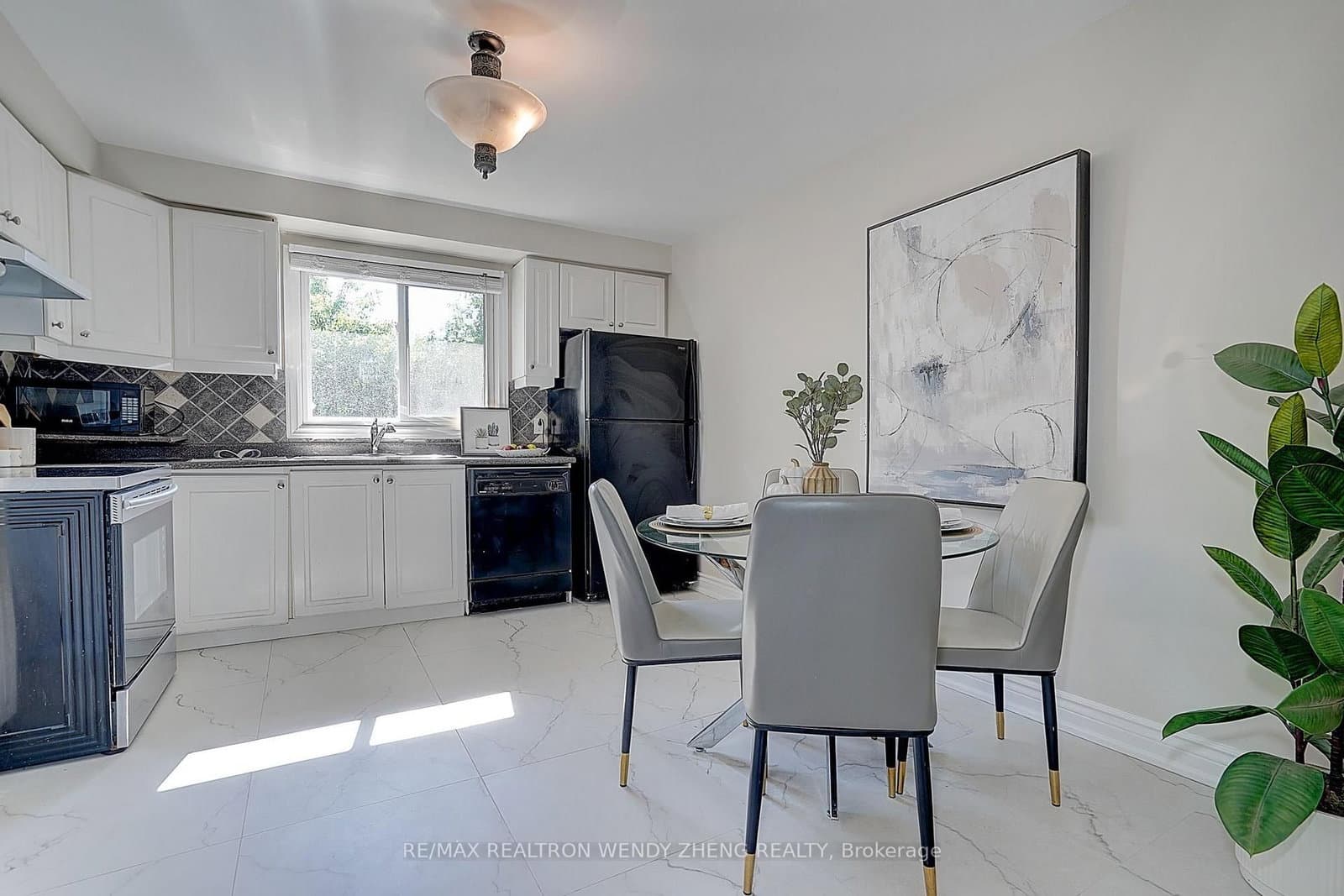 118 Henderson Avenue thumbnail 11