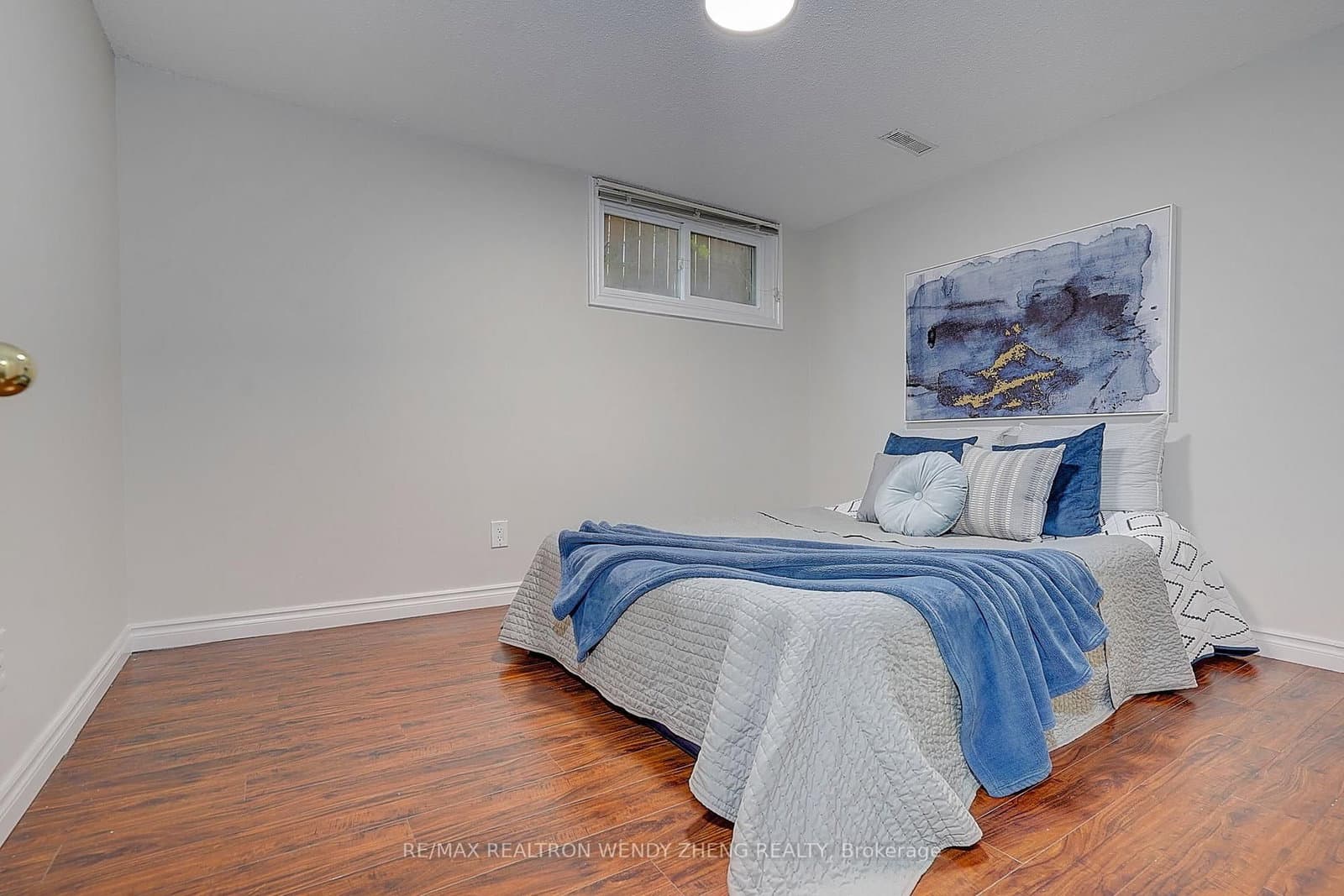 118 Henderson Avenue thumbnail 35