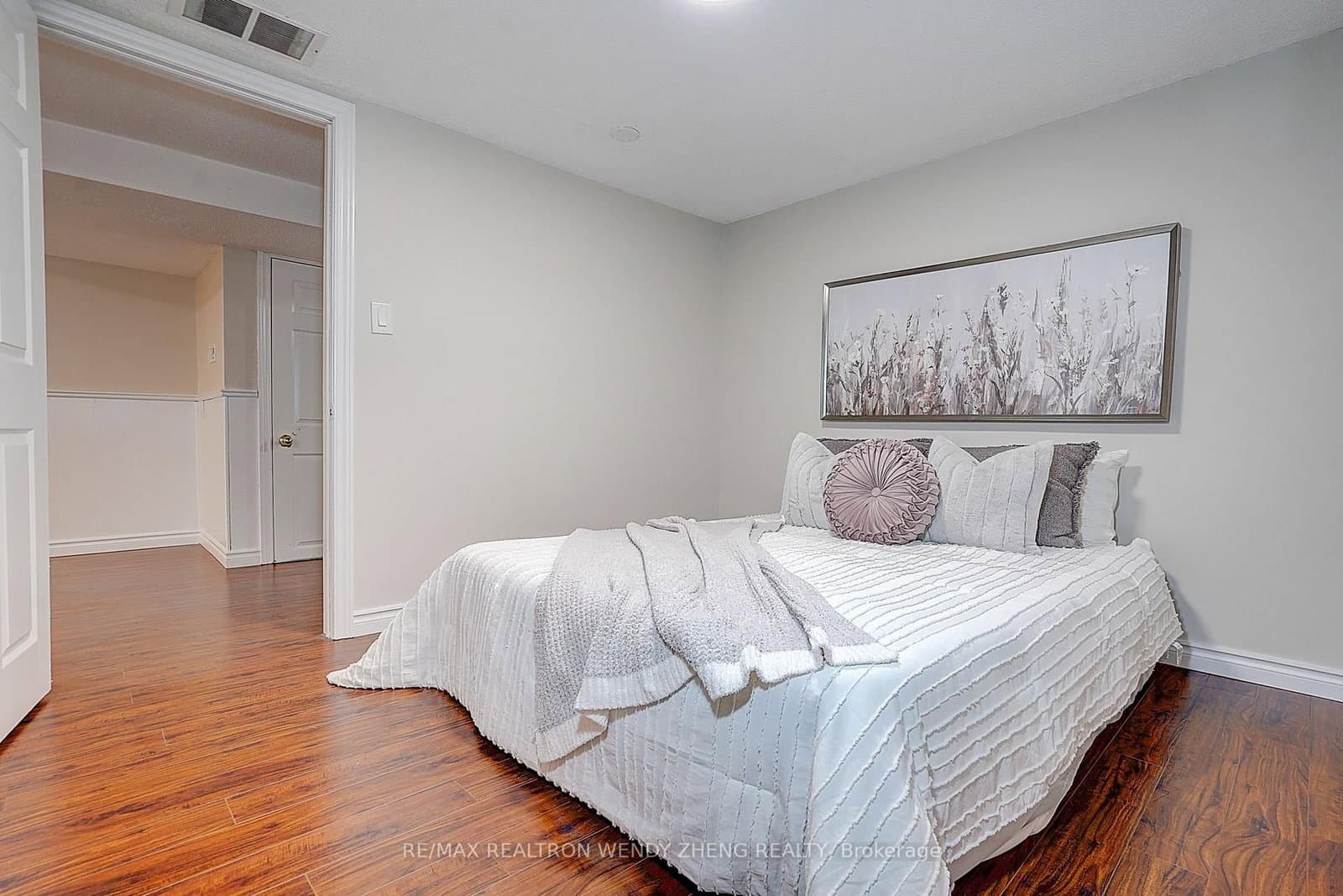118 Henderson Avenue thumbnail 42