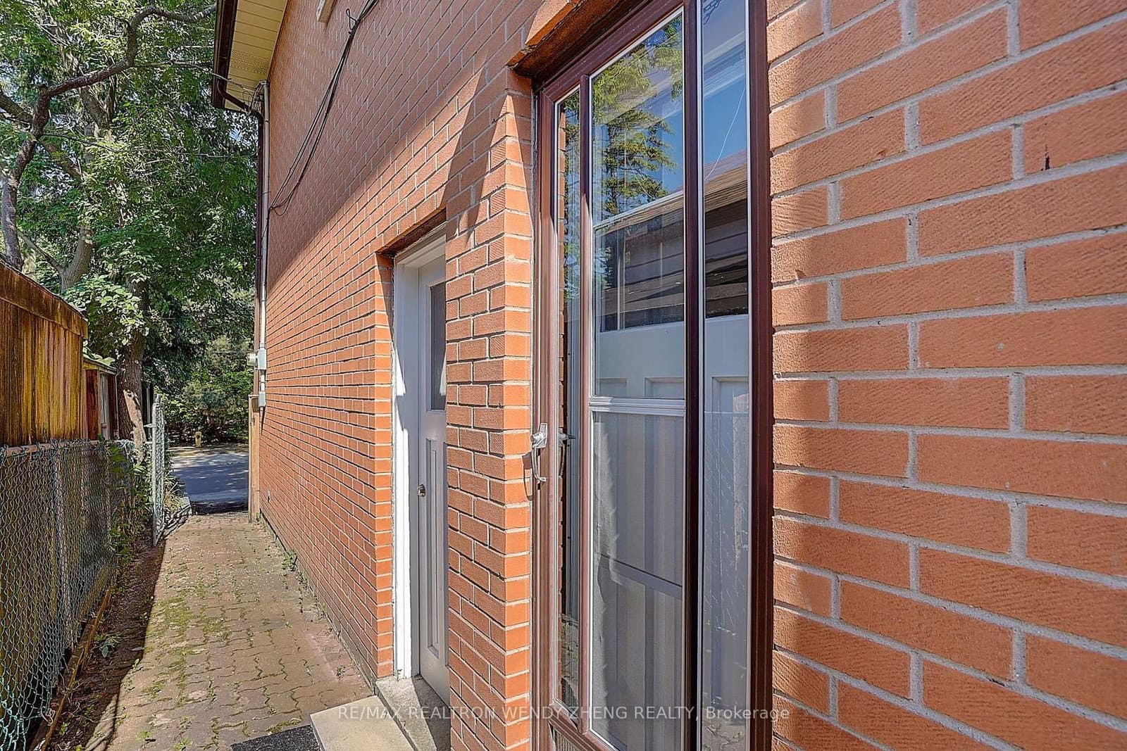 118 Henderson Avenue thumbnail 45
