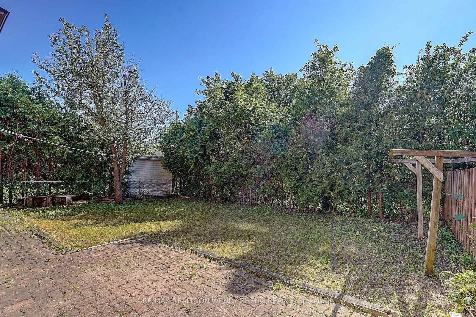 118 Henderson Avenue thumbnail 46