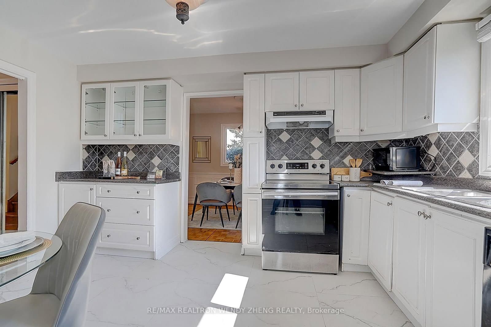118 Henderson Avenue thumbnail 7