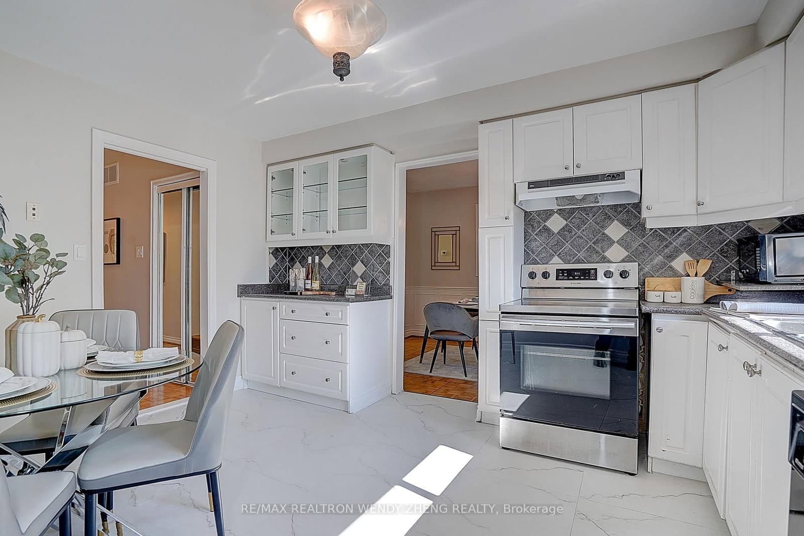 118 Henderson Avenue thumbnail 8