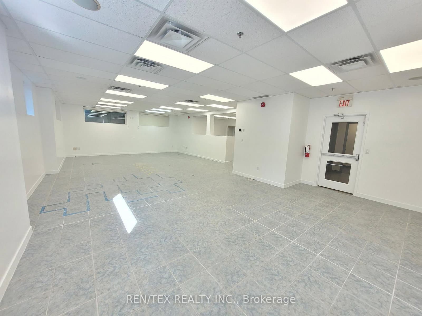 9565 Weston Road, Unit L01 thumbnail 2
