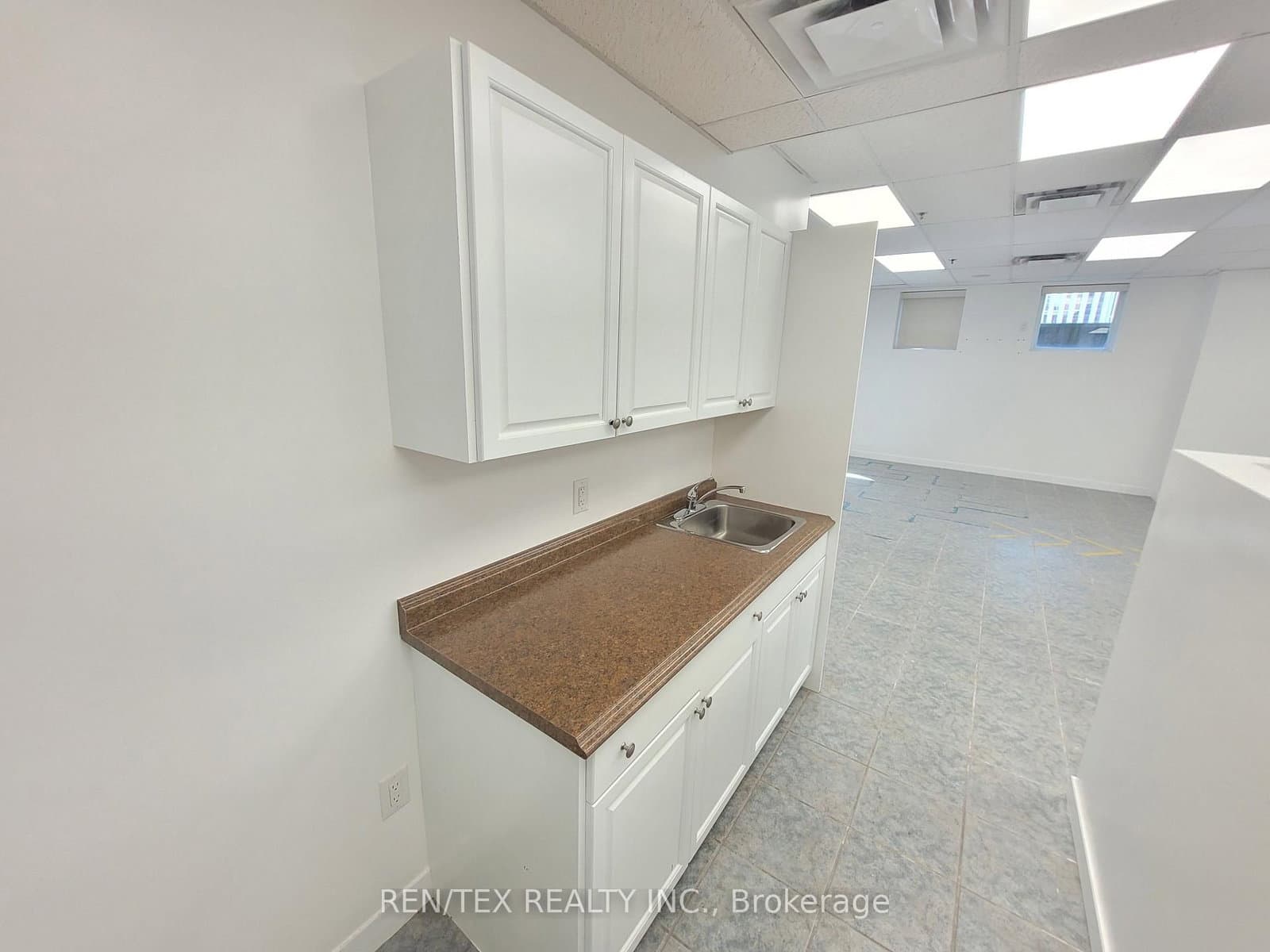 9565 Weston Road, Unit L01 thumbnail 6