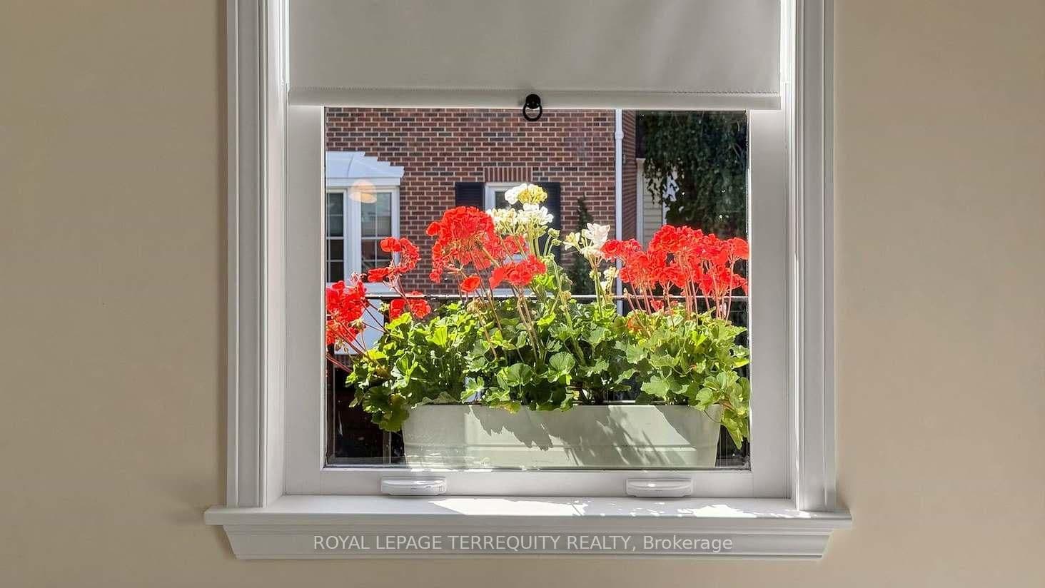 95 Confederation Way, Unit #64 thumbnail 28