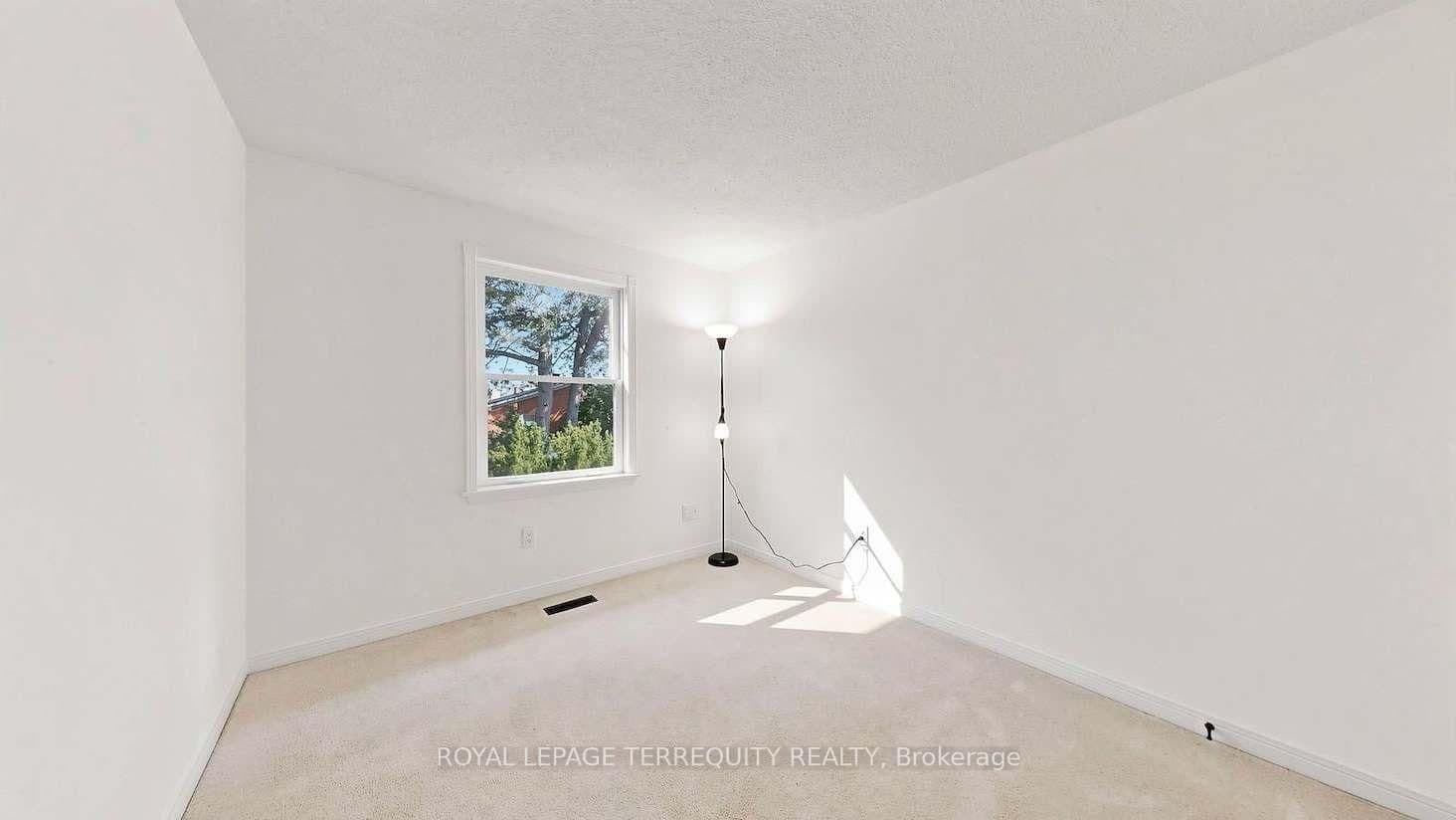 95 Confederation Way, Unit #64 thumbnail 31