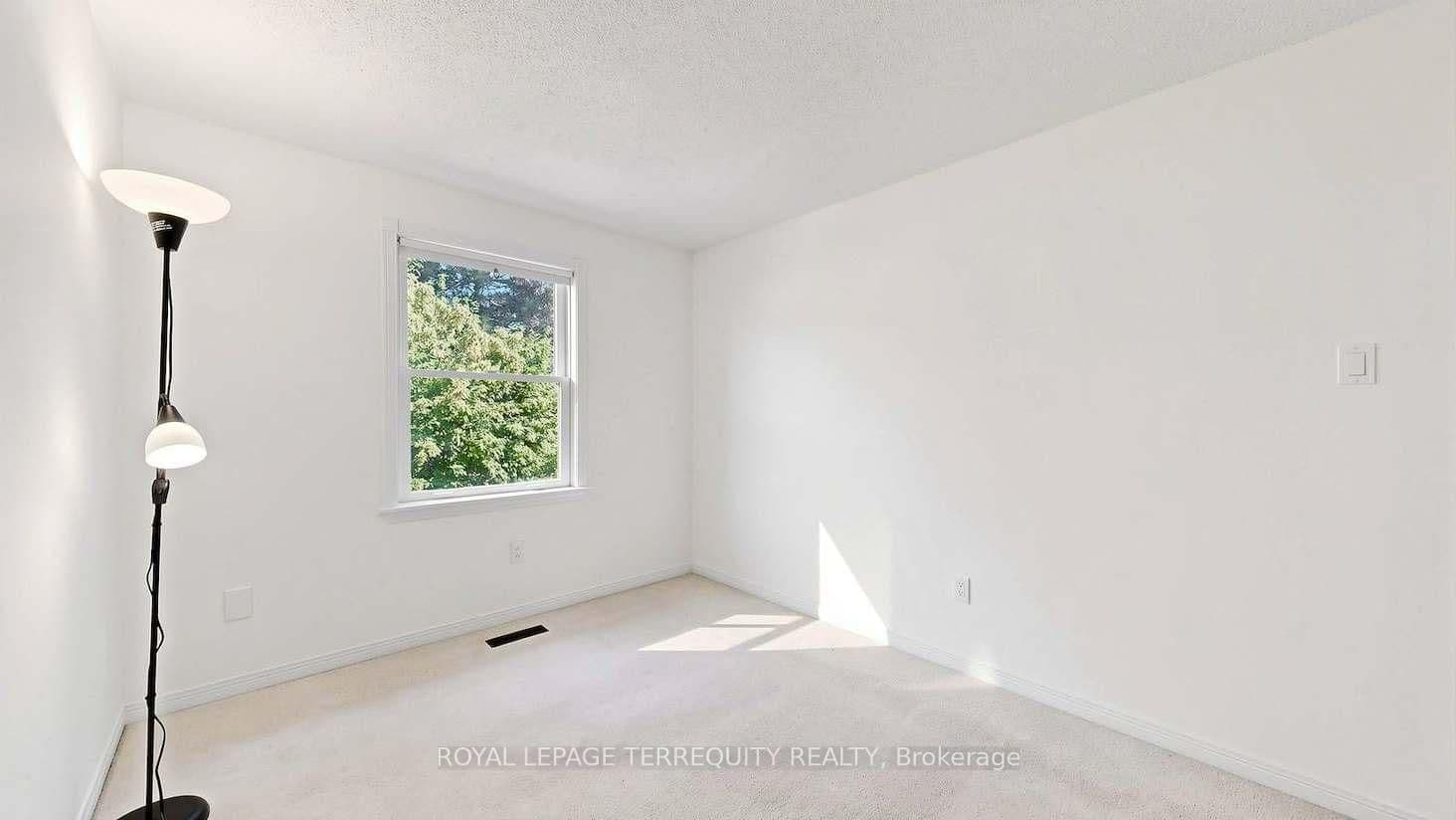 95 Confederation Way, Unit #64 thumbnail 34