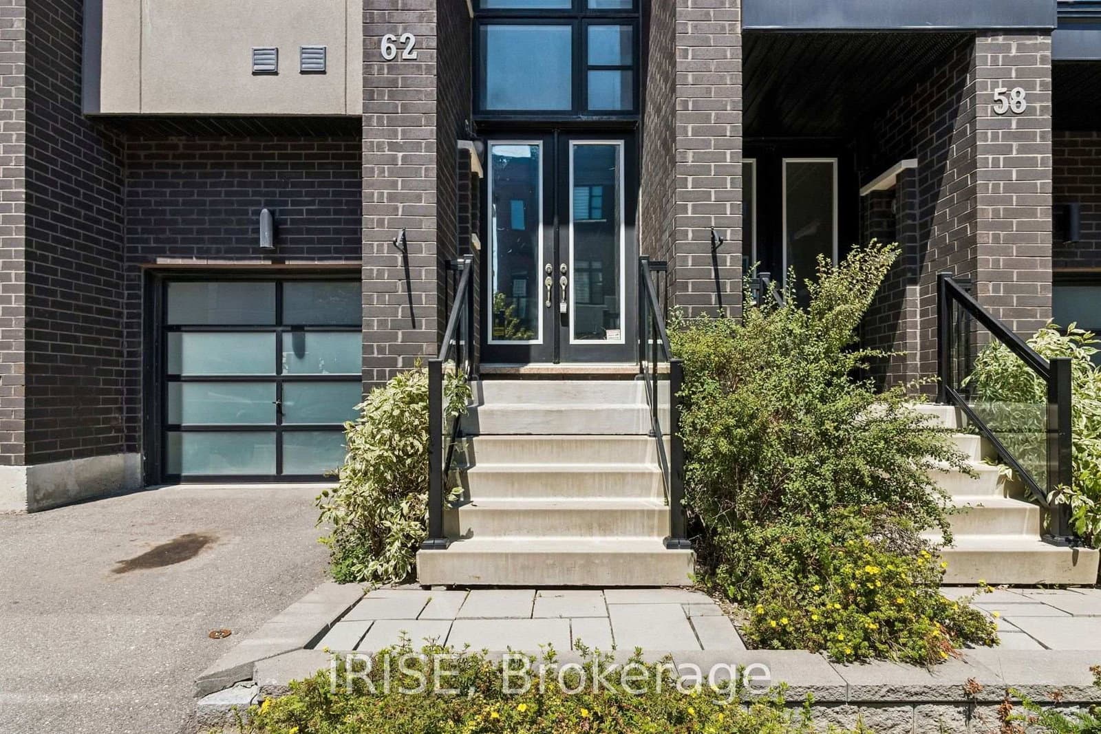 62 Laskin Drive - Image 1