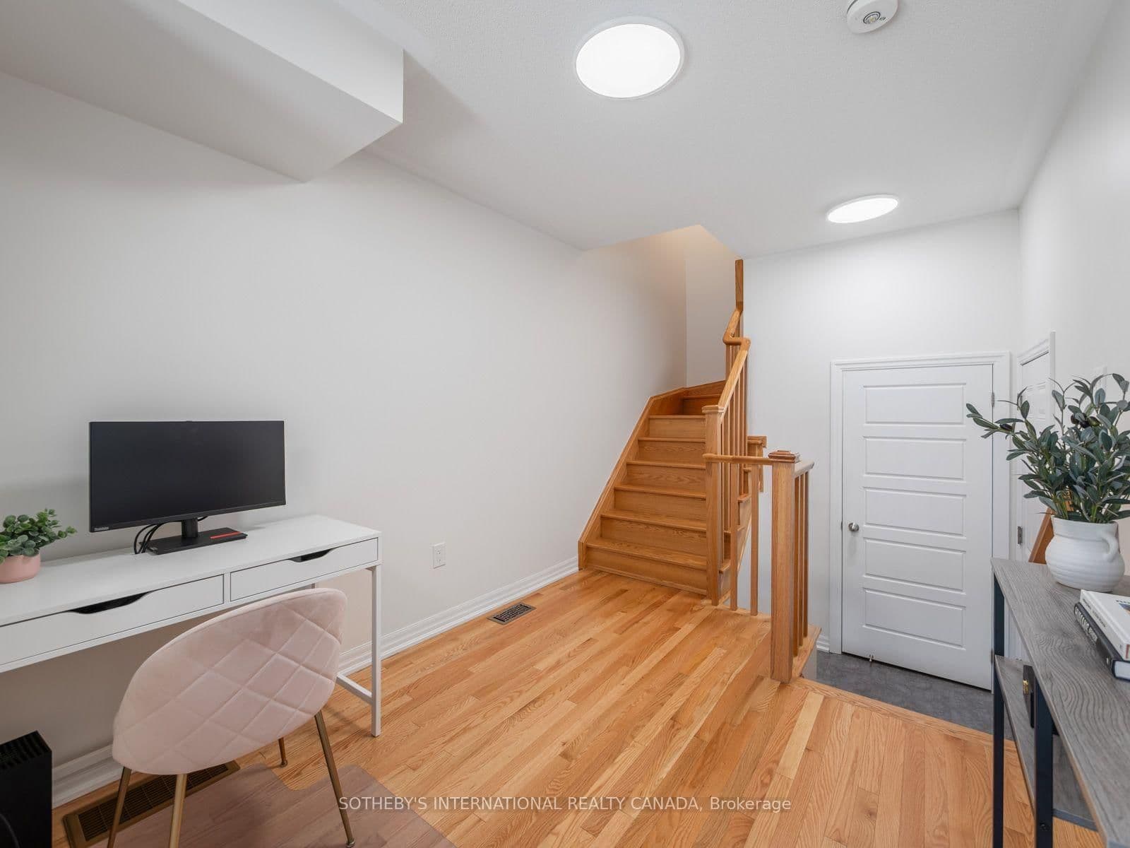 209 Vivant Street thumbnail 3