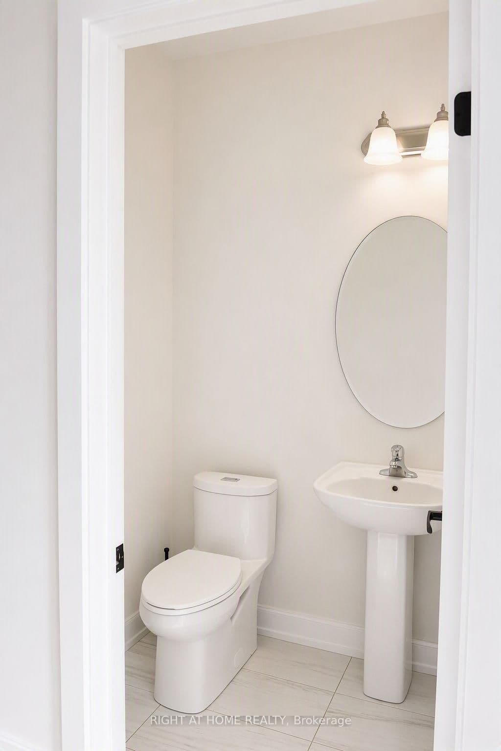 11707 Tenth Line, Unit Upper thumbnail 16