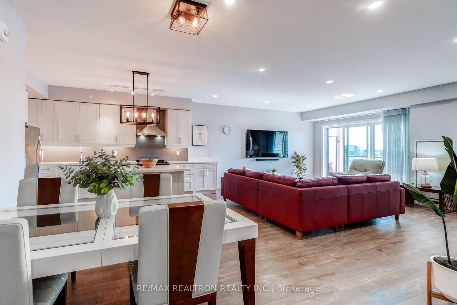 555 William Graham Drive, Unit 331 thumbnail 14