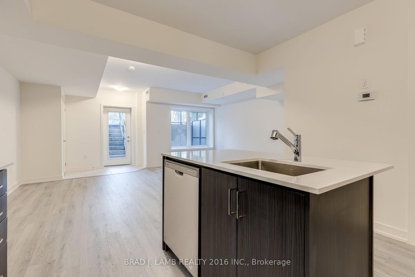 58 Elizabeth Street S, Unit 2106 thumbnail 4