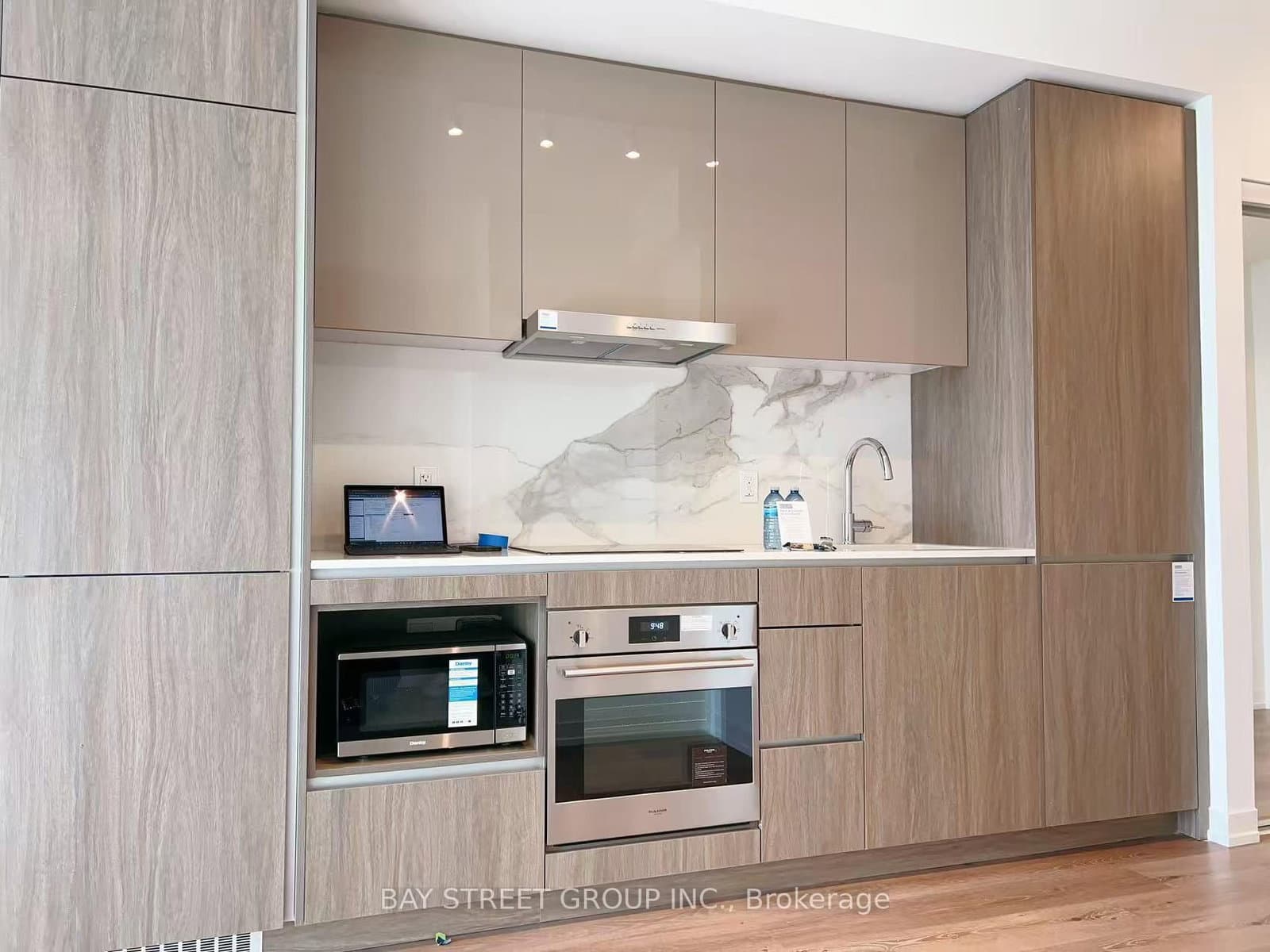 28 Interchange Way, Unit 4208 thumbnail 3