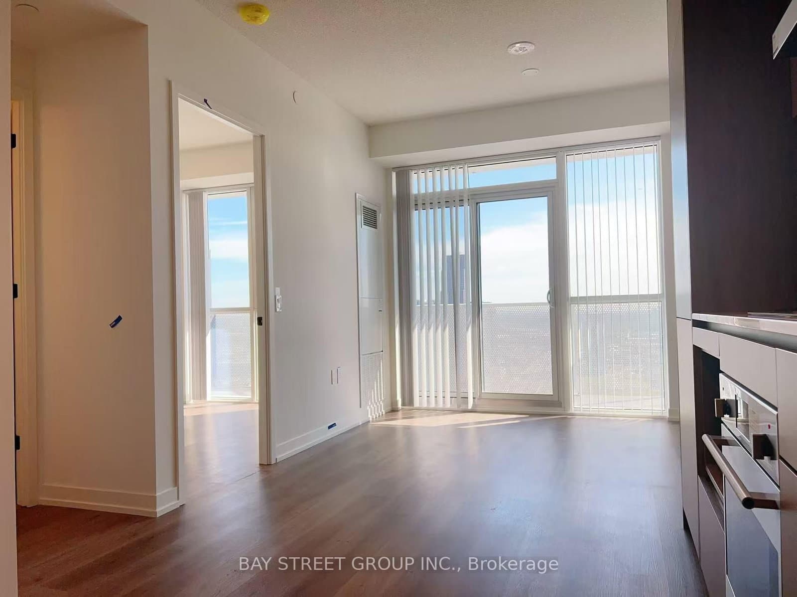 28 Interchange Way, Unit 4208 thumbnail 4