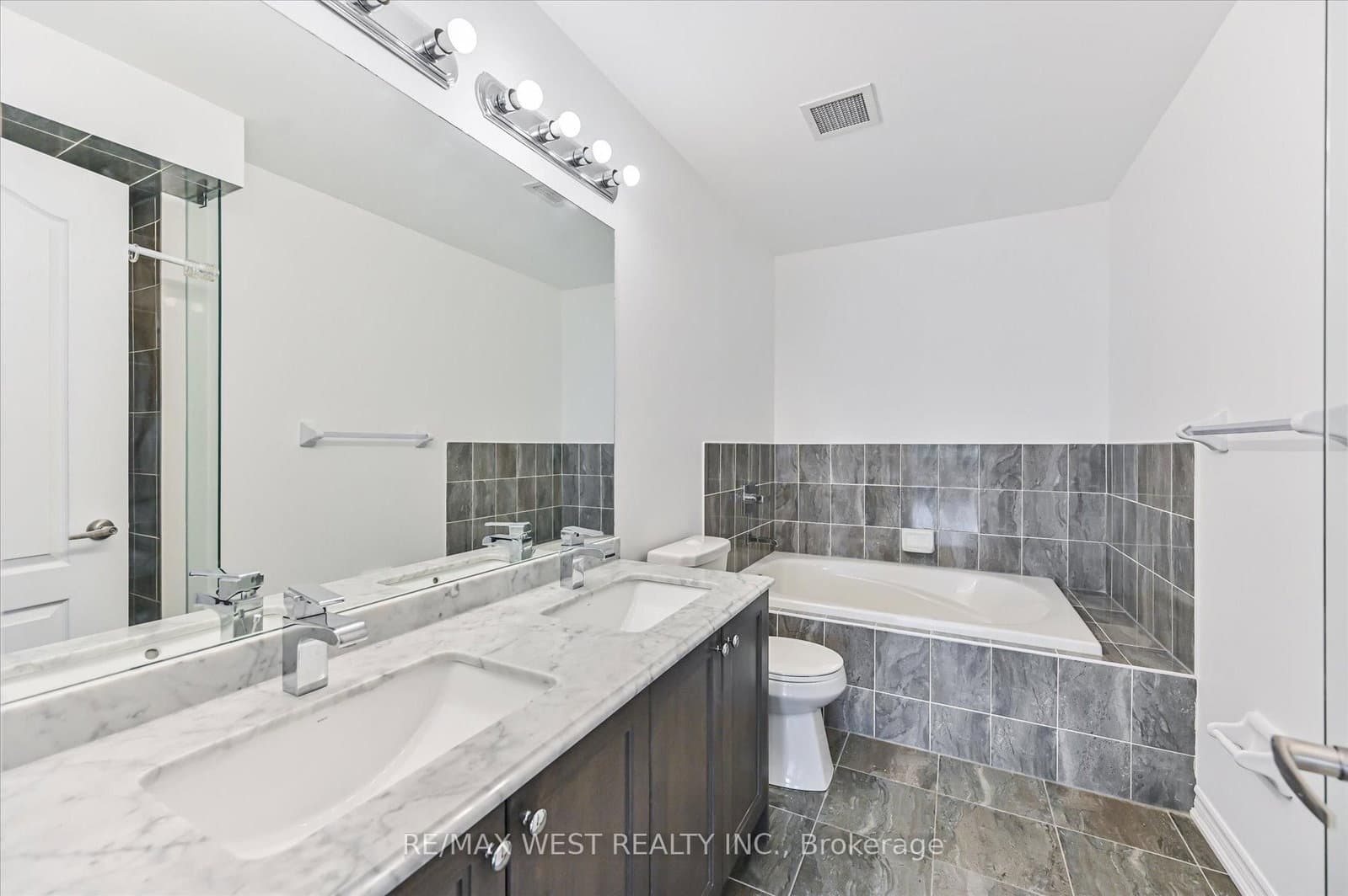 3865 Major Mackenzie Drive, Unit 219 thumbnail 27