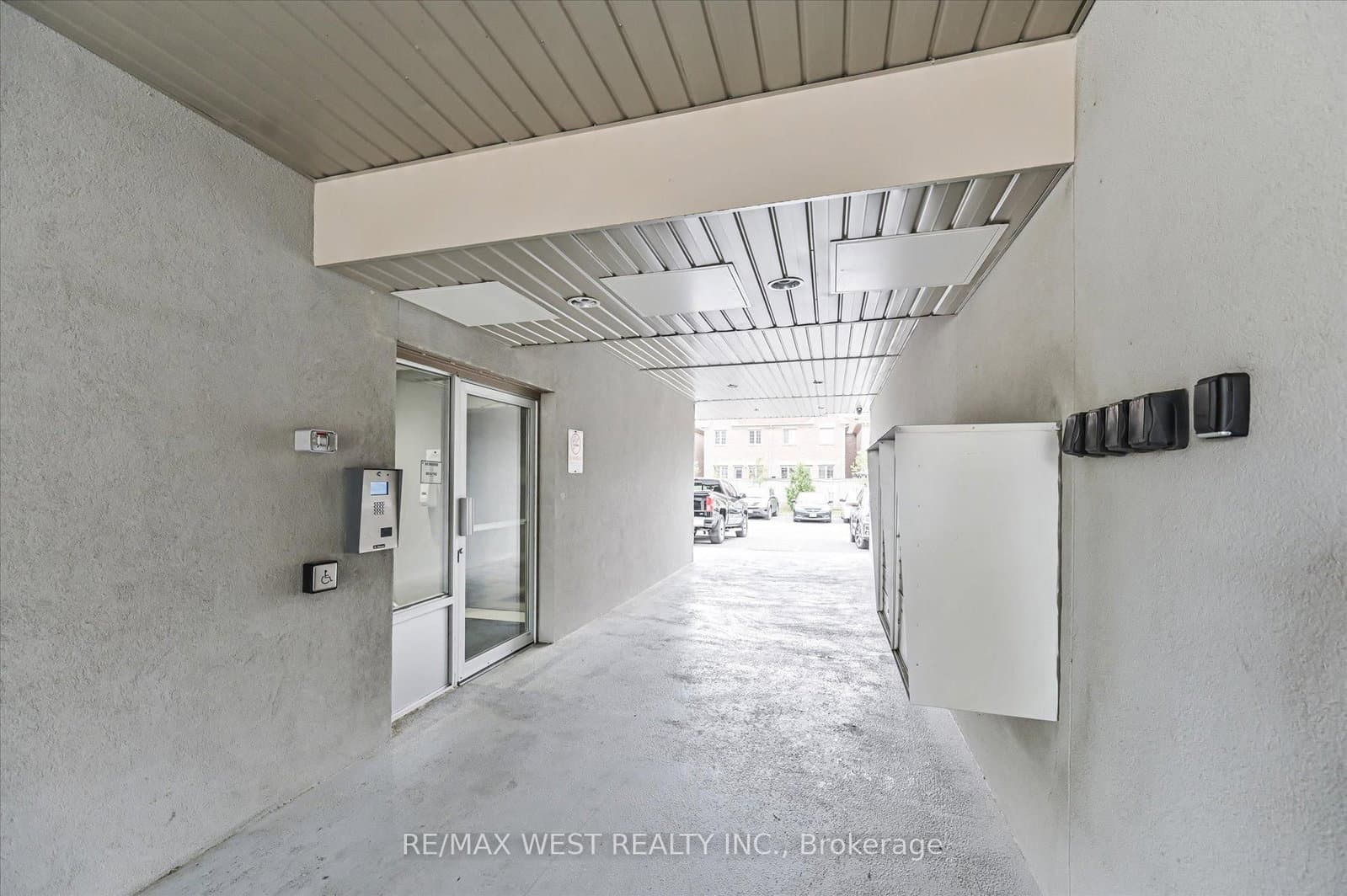 3865 Major Mackenzie Drive, Unit 219 thumbnail 5