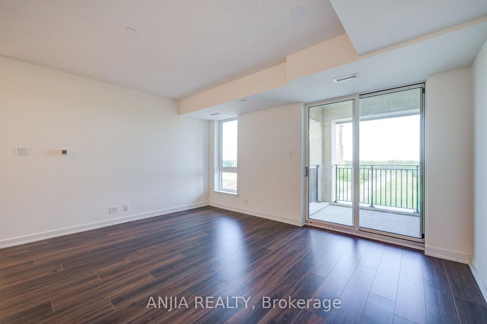 101 Cathedral High Street, Unit 303 thumbnail 13