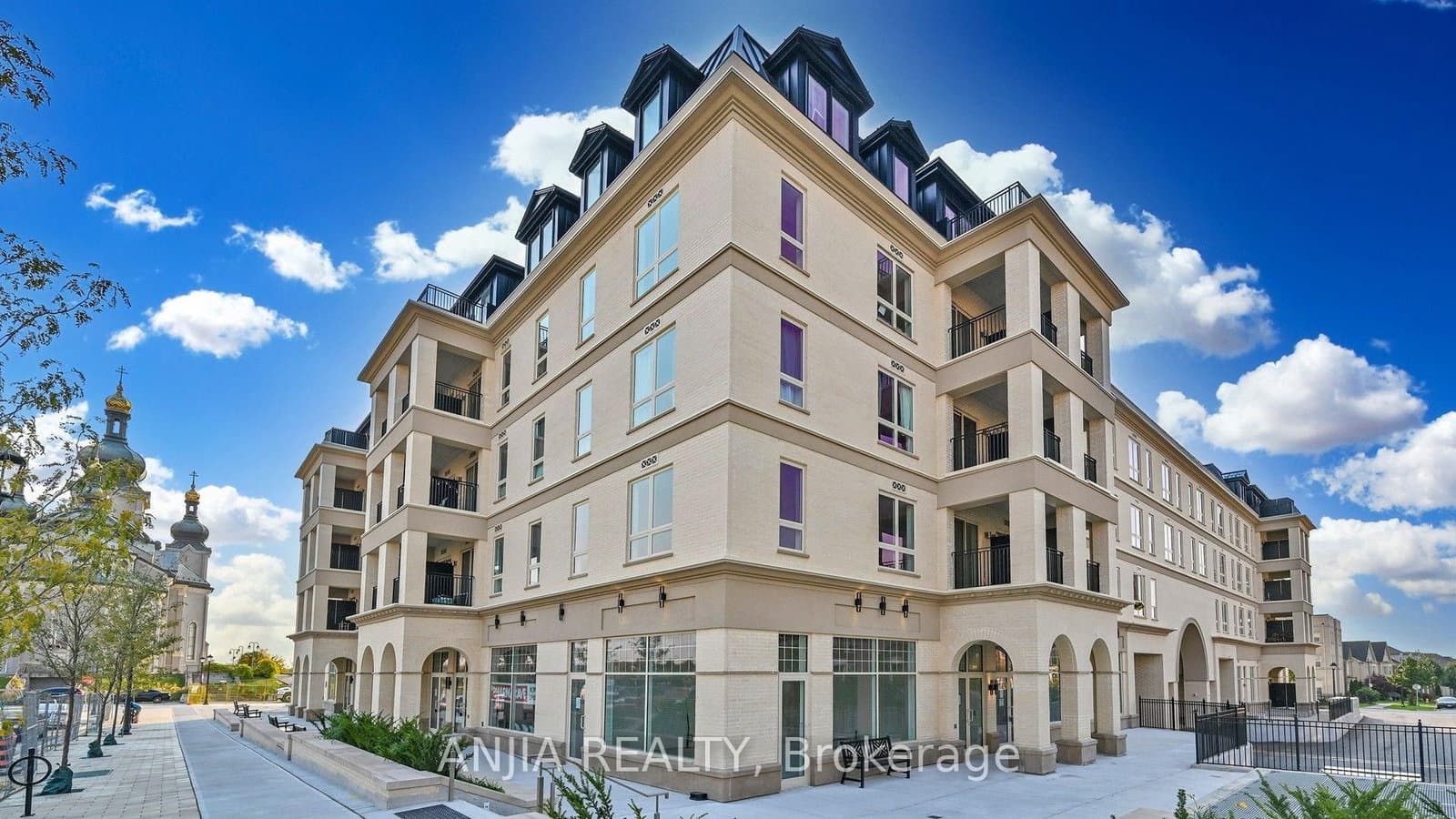 101 Cathedral High Street, Unit 303 thumbnail 2