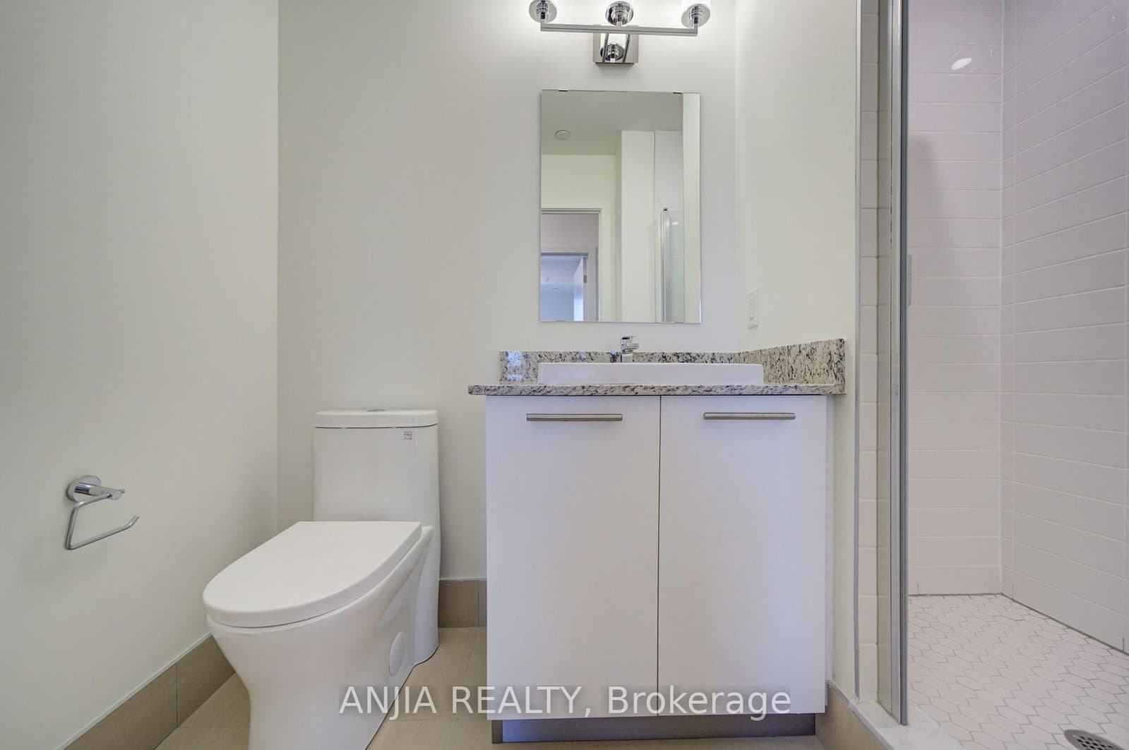 101 Cathedral High Street, Unit 303 thumbnail 22