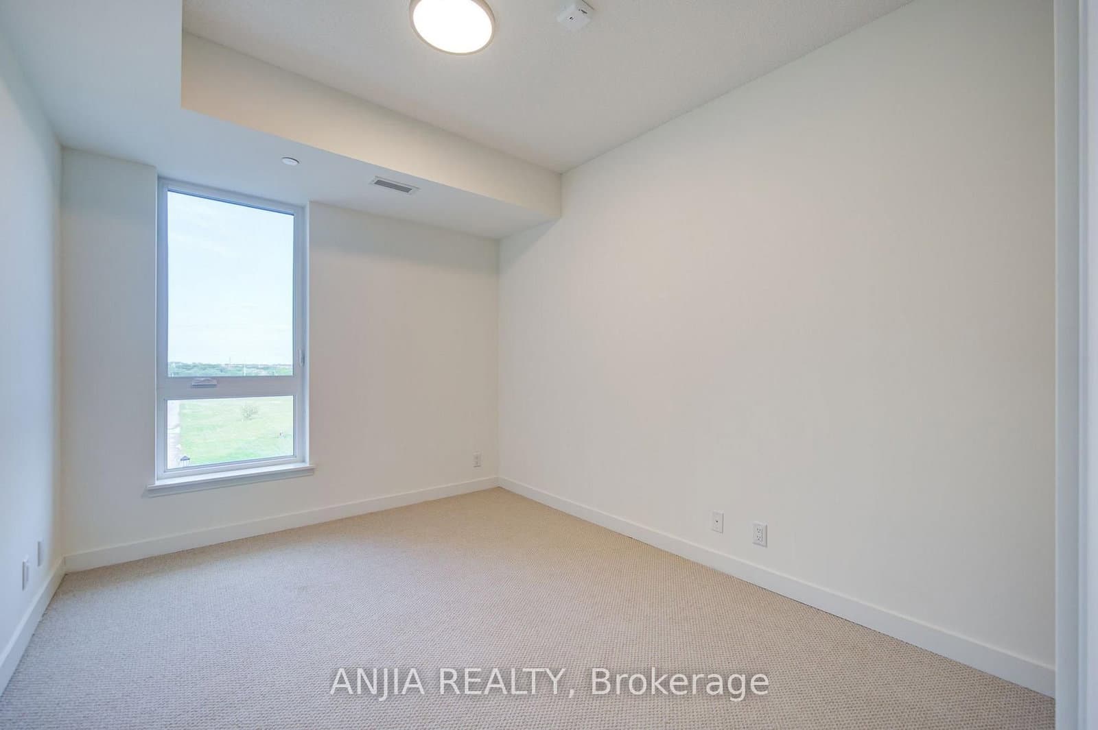 101 Cathedral High Street, Unit 303 thumbnail 24