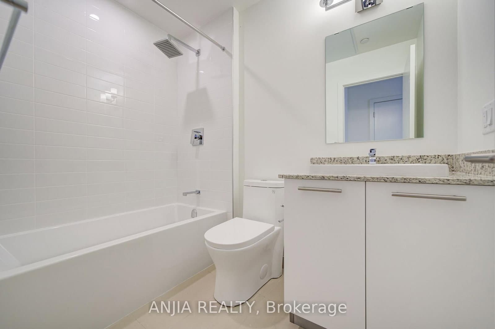 101 Cathedral High Street, Unit 303 thumbnail 26