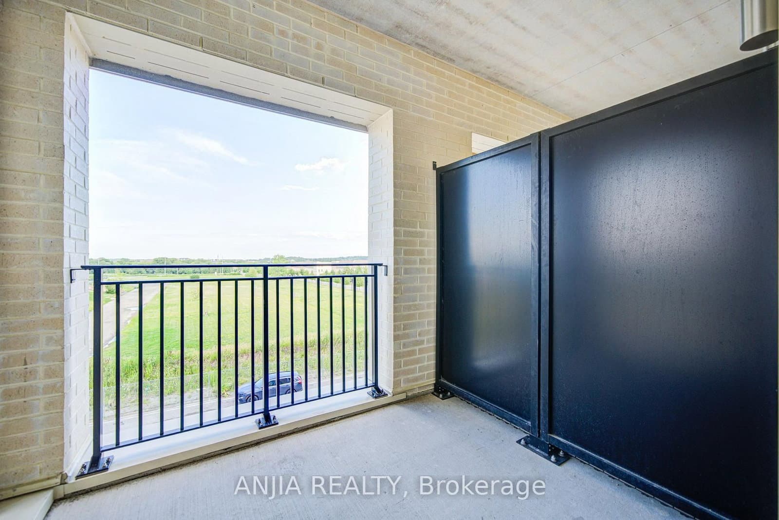 101 Cathedral High Street, Unit 303 thumbnail 29